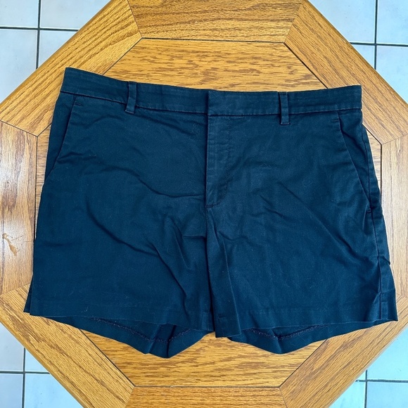 **BANANA REPUBLIC* Black The Avalon Short Size 10 - Picture 1 of 4